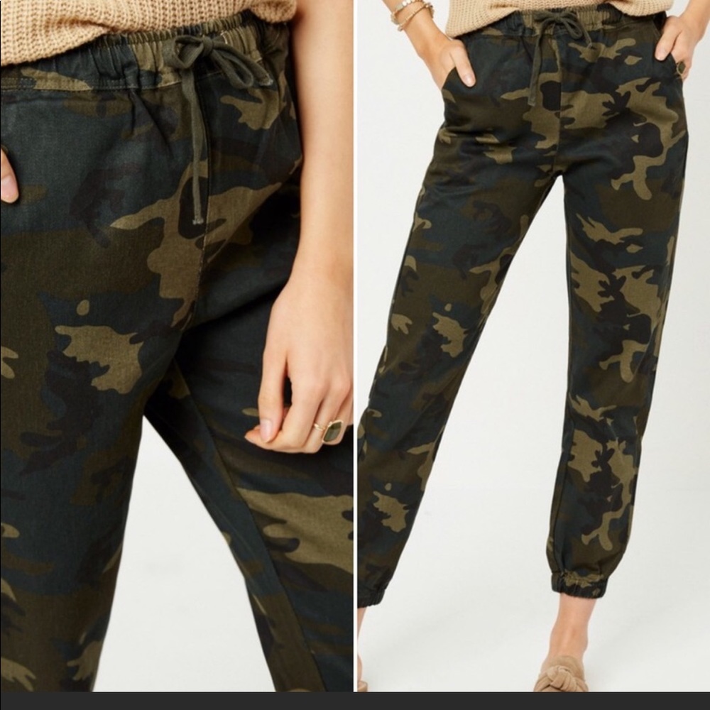 Hayden Los Angeles Camo Pants with a Denim Feel